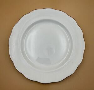 Royal Standard Bone China England Set of 6 8” Plates White Gold Trim Scalloped